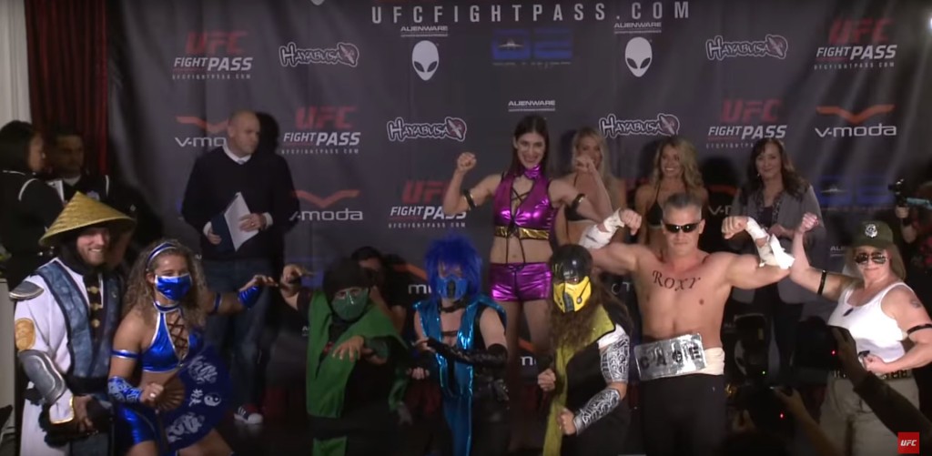 invicta_fc_16_cosplay_weighin9